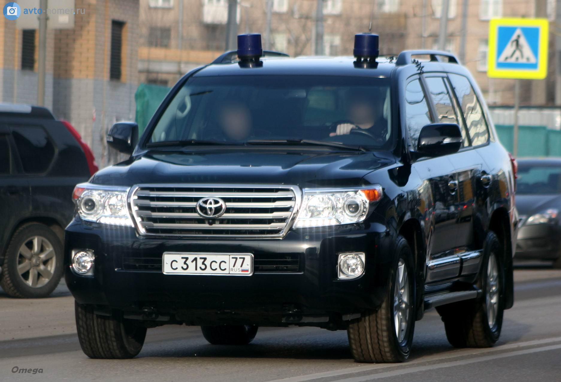 Машина друг регион. Тойота ленд Крузер 200 с мигалками. Toyota Land Cruiser 200 амр97. Toyota Land Cruiser 200 ФСБ. Toyota Land Cruiser 200 с спец сигналом.