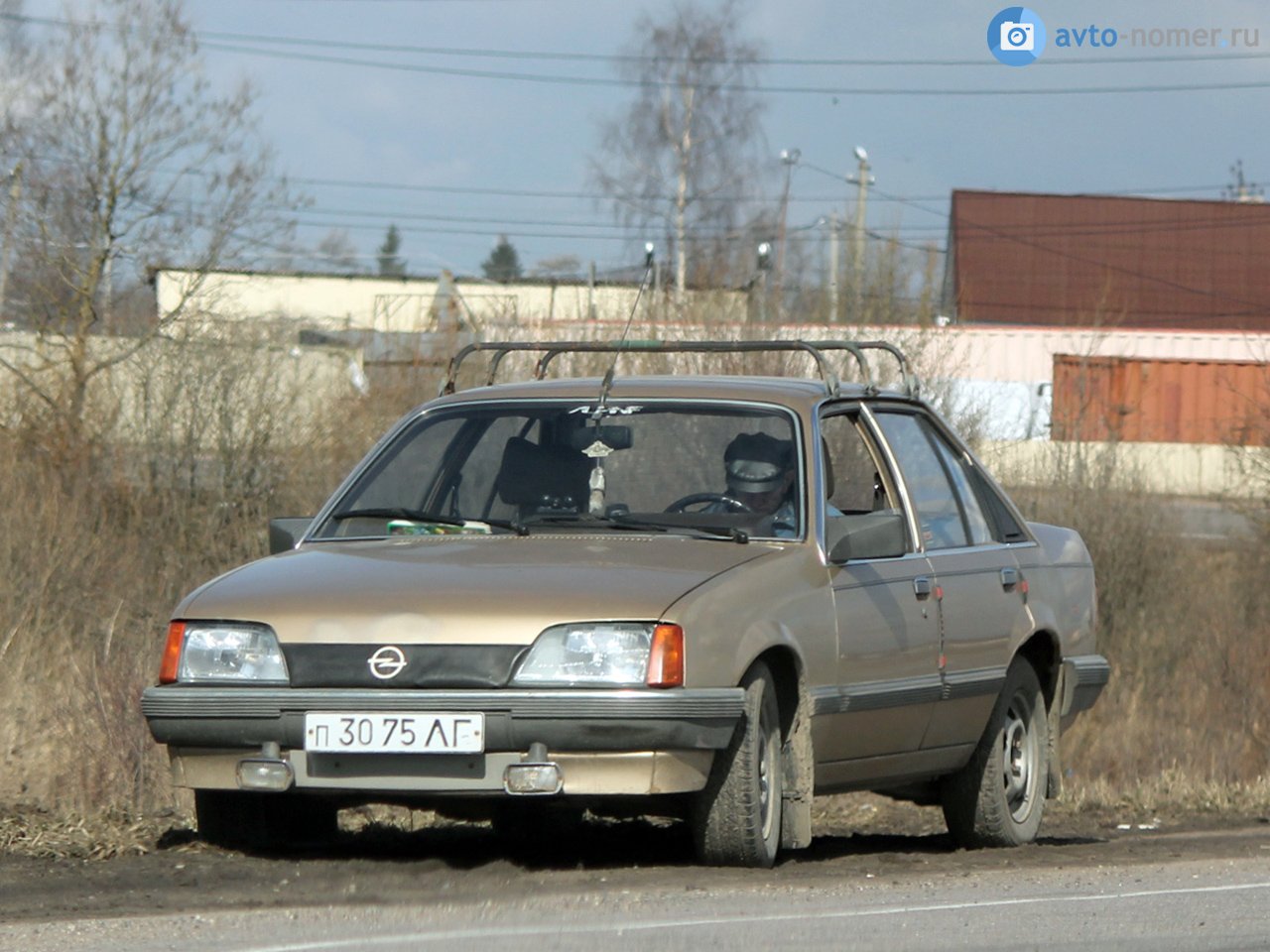 п 3075 ЛГ, Opel Rekord 5th gen Sedan (E2), facelift, 1982–1986