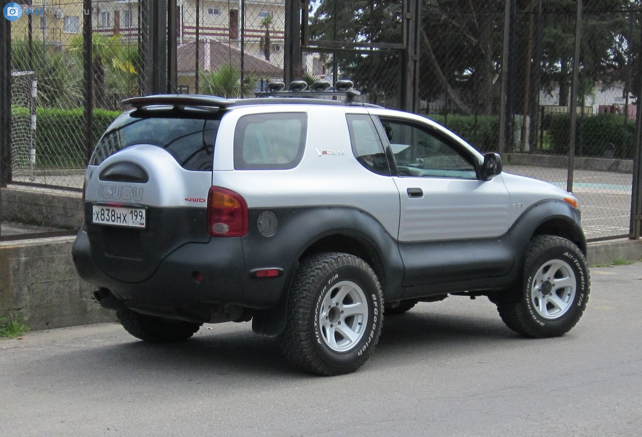 isuzu vehicross салон