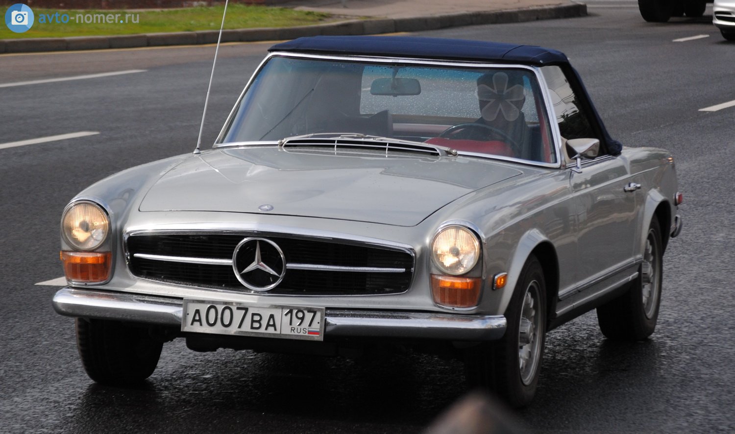 а 007 ва 197, Mercedes-Benz SL-Klasse 2nd gen 230­–280 SL (W113), 1963–1971