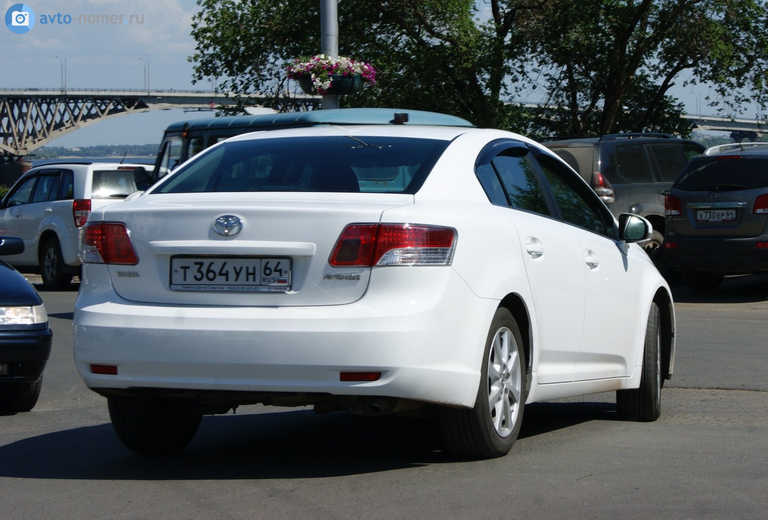 т 364 ун 64, Toyota Avensis 