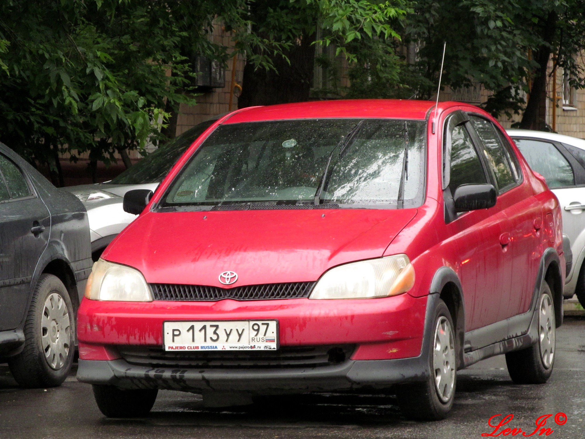 р 113 уу 97, Toyota Echo 1st gen Sedan (XP10), 1999–2003