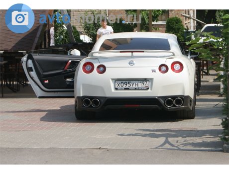 х095ун197, Nissan GT-R