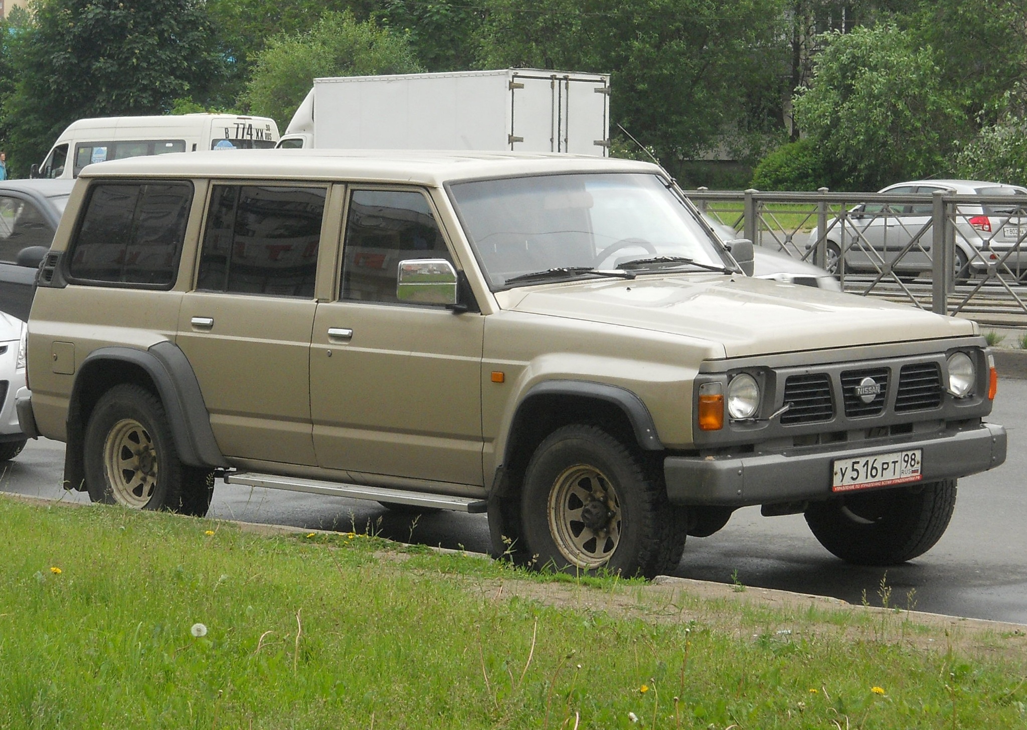 Nissan Patrol y60