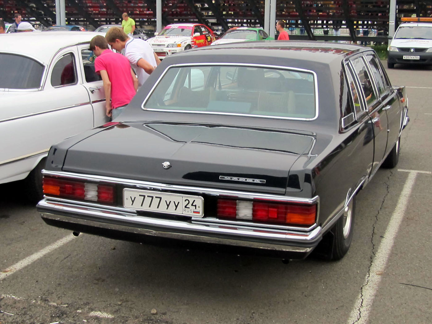 у 777 уу 24, GAZ 14 Чайка 