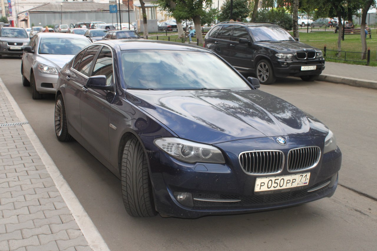 Питерский регион. BMW 5 С номером 005. БМВ м5 050 гос номер. БМВ 3 71 регион. BMW 5 333.