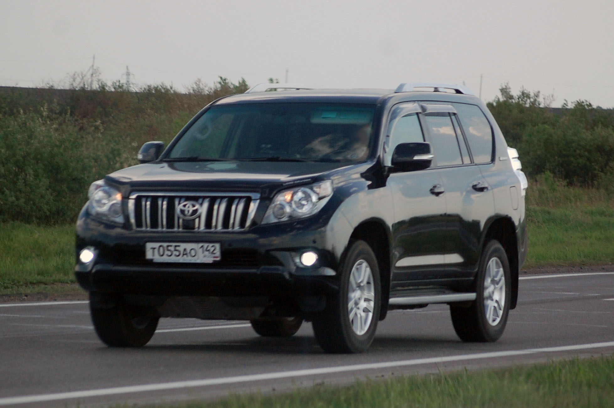 т 055 ао 142, Toyota Land Cruiser Prado 4th gen 5-door SUV (J150), 2009–2013