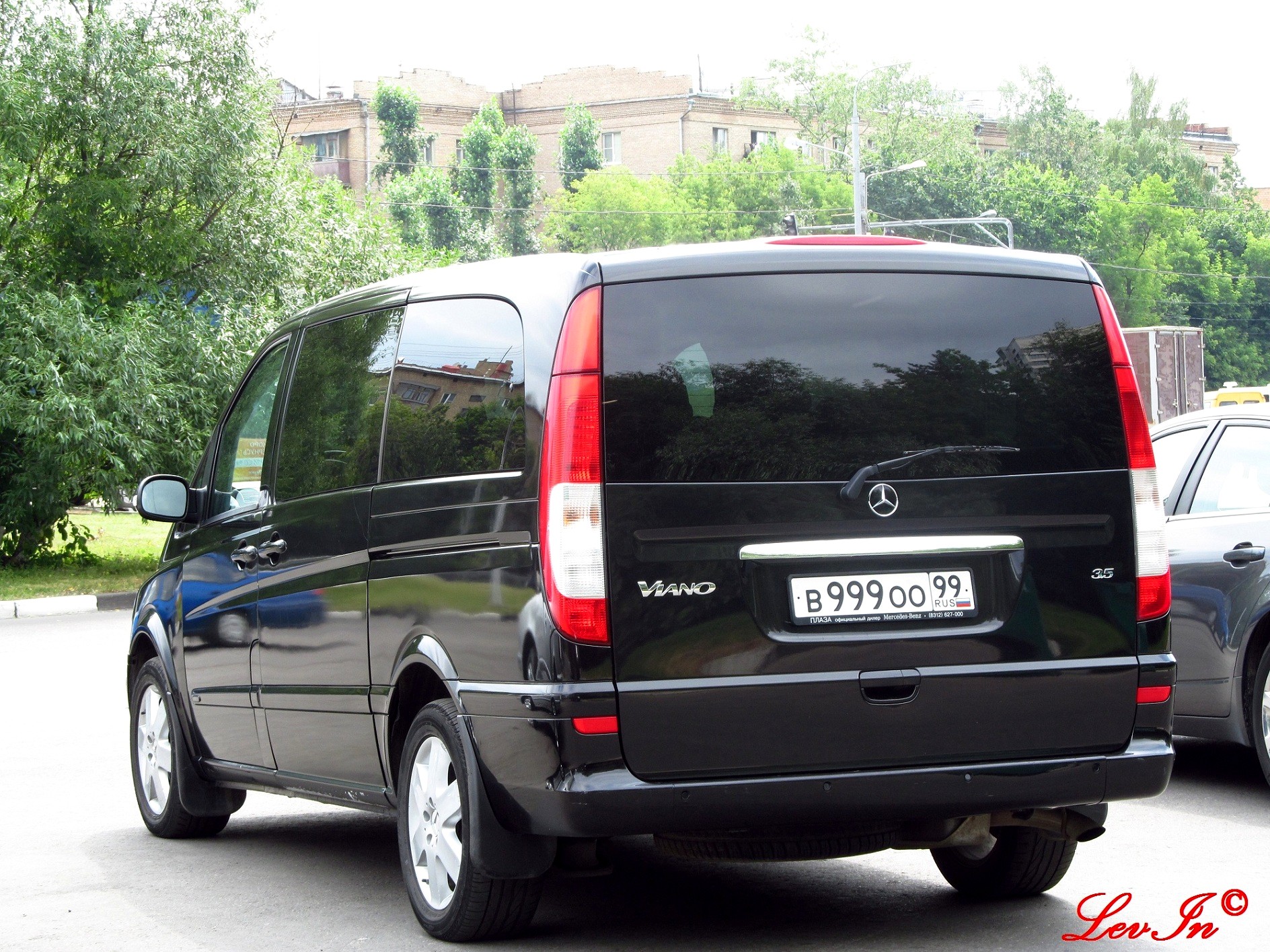 в 999 оо 99, Mercedes-Benz Viano 