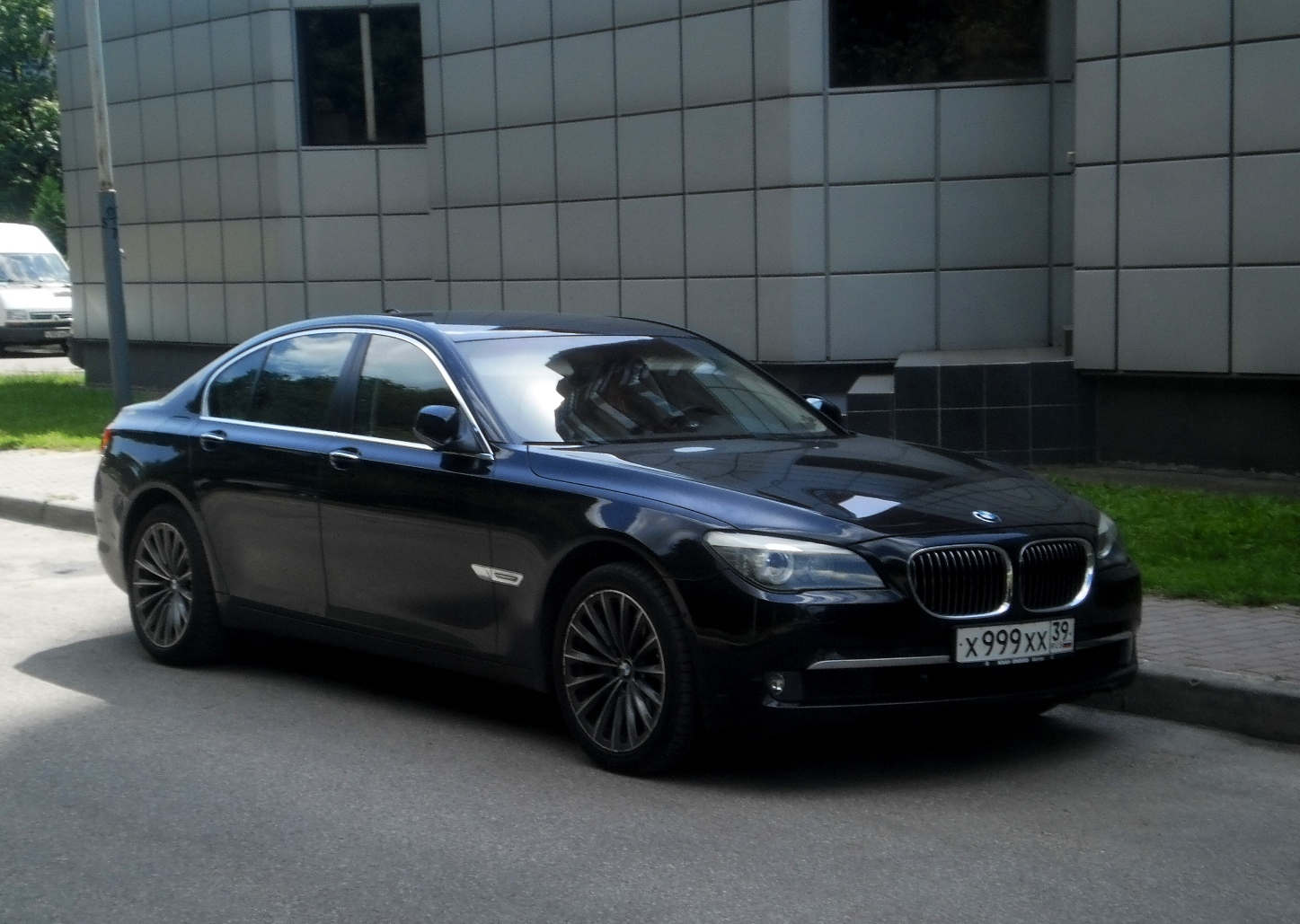 х 999 хх 39, BMW 7 Series 5th gen (F01–F04), 2008–2015