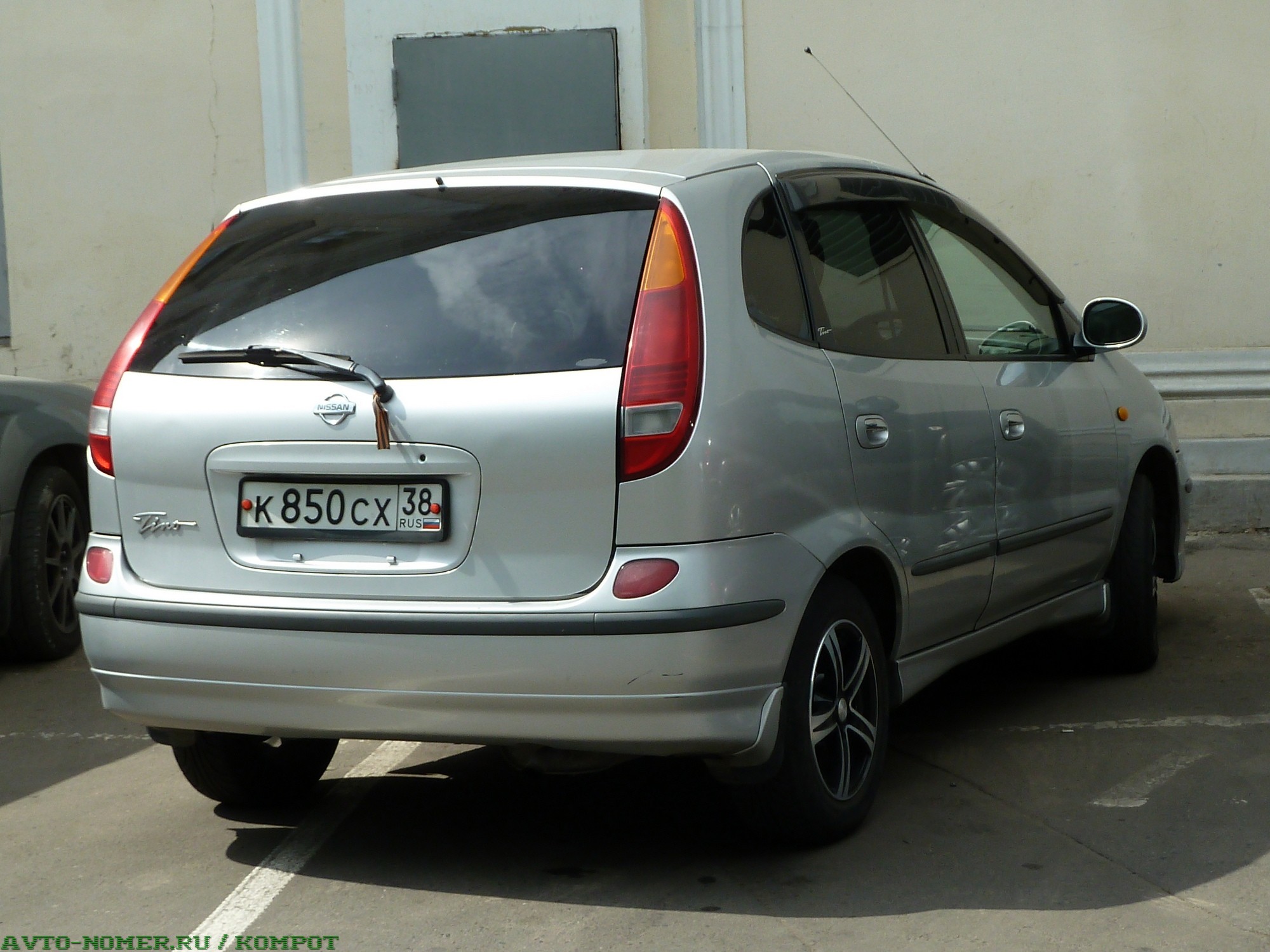 к 850 сх 38, Nissan Tino 1st gen (V10), 1998–2003