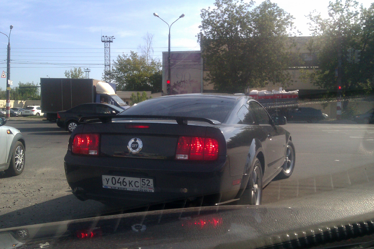 у 046 кс 52, Ford Mustang 5th gen 2-door Coupé (S197), 2004–2009