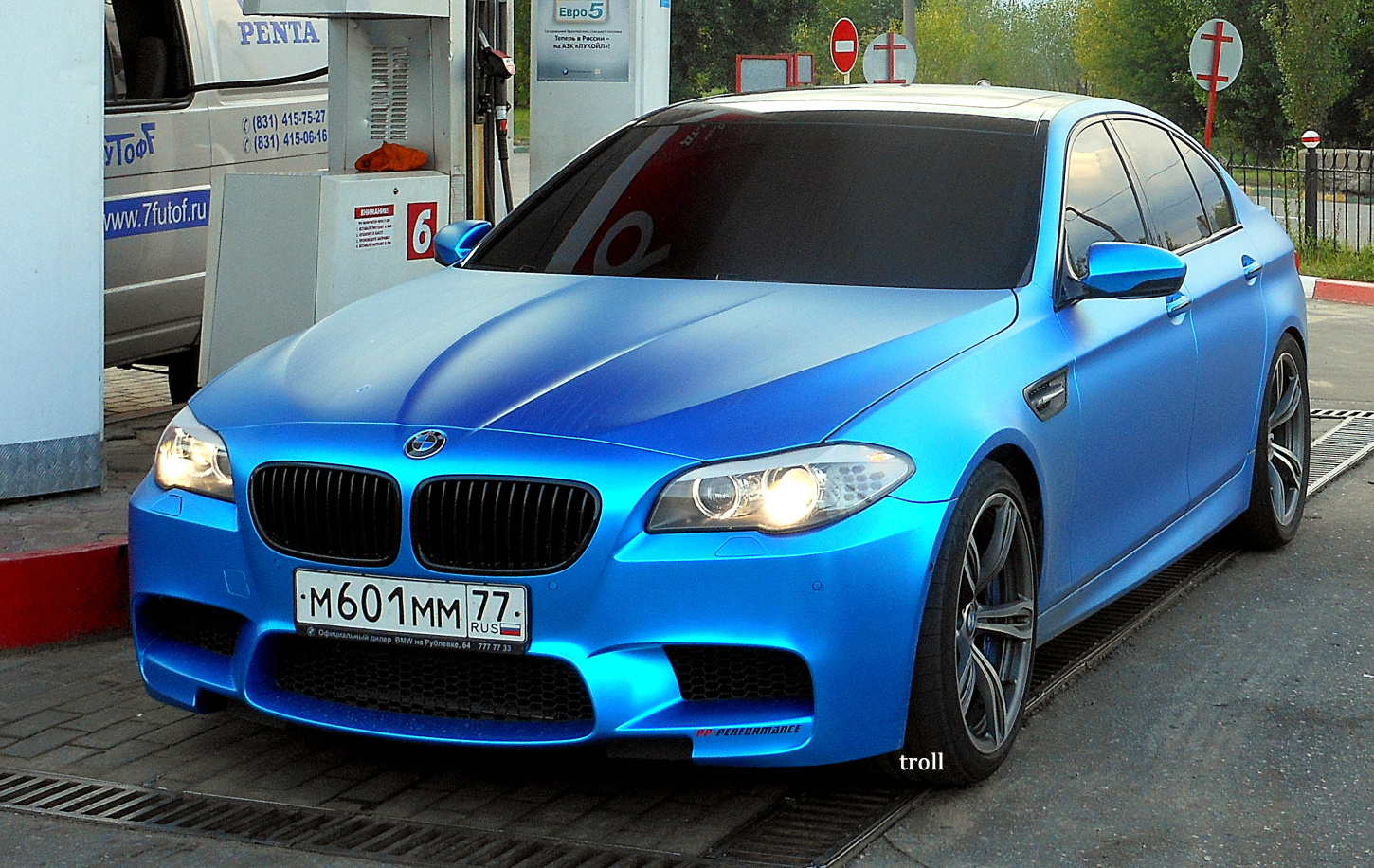 BMW f10 синий матовый