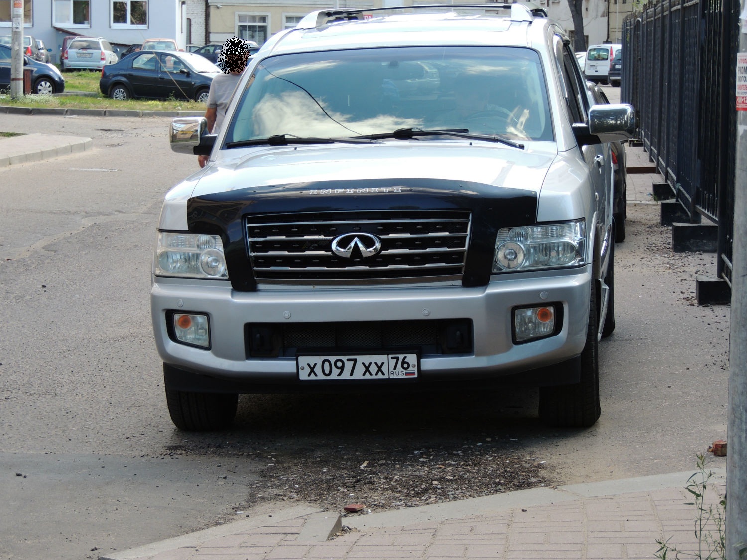 х 097 хх 76, Infiniti QX80/QX56 1st gen QX56 (JA60), 2004–2010