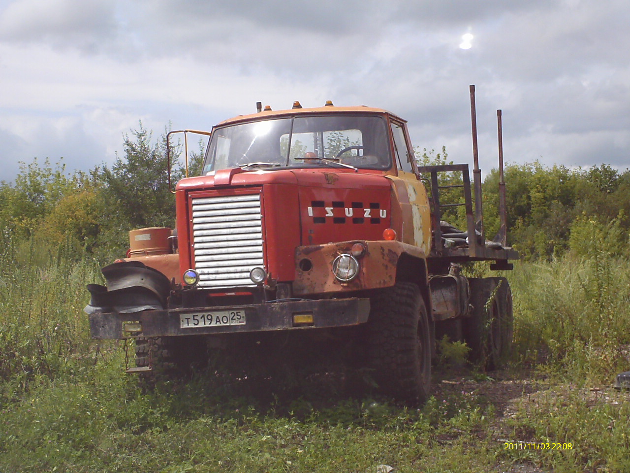 Ао 25. Лесовоз Komatsu-Nissan KNWF 12t. Komatsu-Nissan Diesel KNWF-12t. Nissan Diesel лесовоз. Комацу Ниссан KNWF 12t.