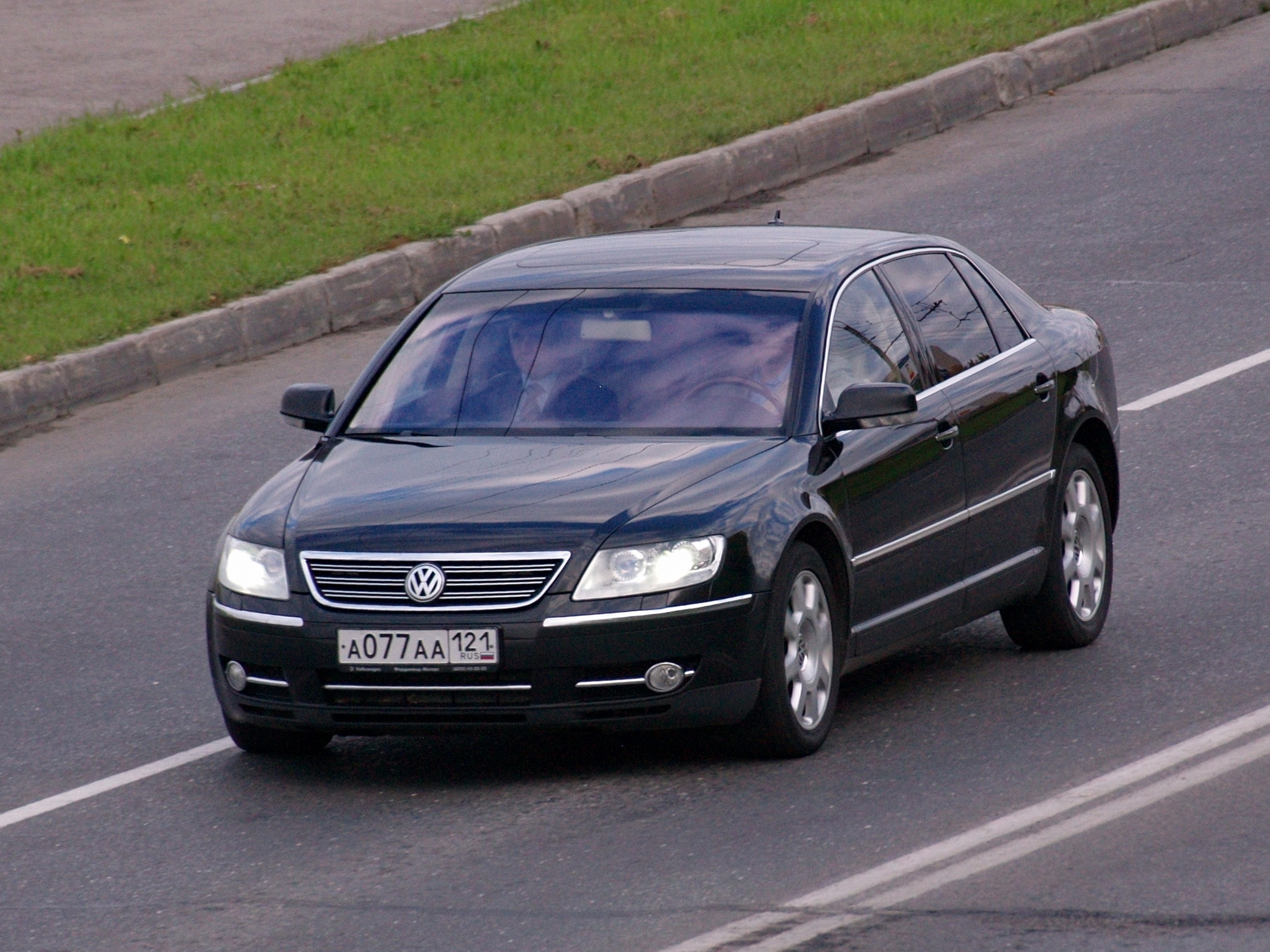 а 077 аа 121, Volkswagen Phaeton 1st gen (3D), 2002–2010
