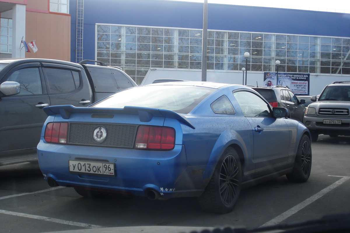 у 013 ок 96, Ford Mustang 5th gen 2-door Coupé (S197), 2004–2009