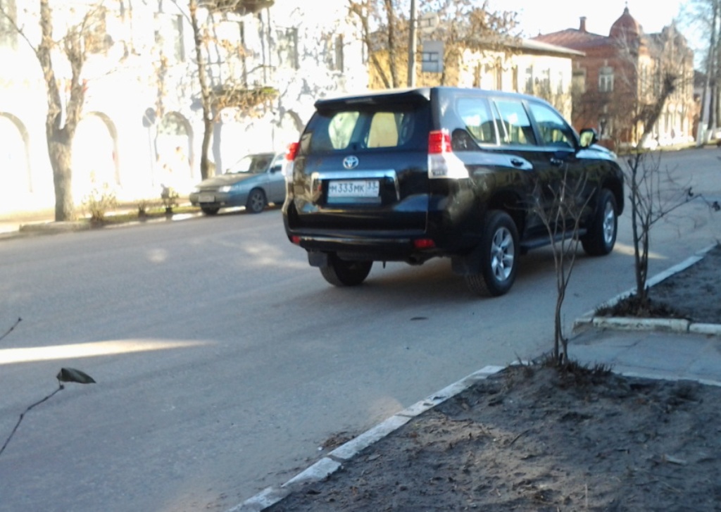 м 333 мк 33, Toyota Land Cruiser Prado 4th gen 5-door SUV (J150), 2009–2013