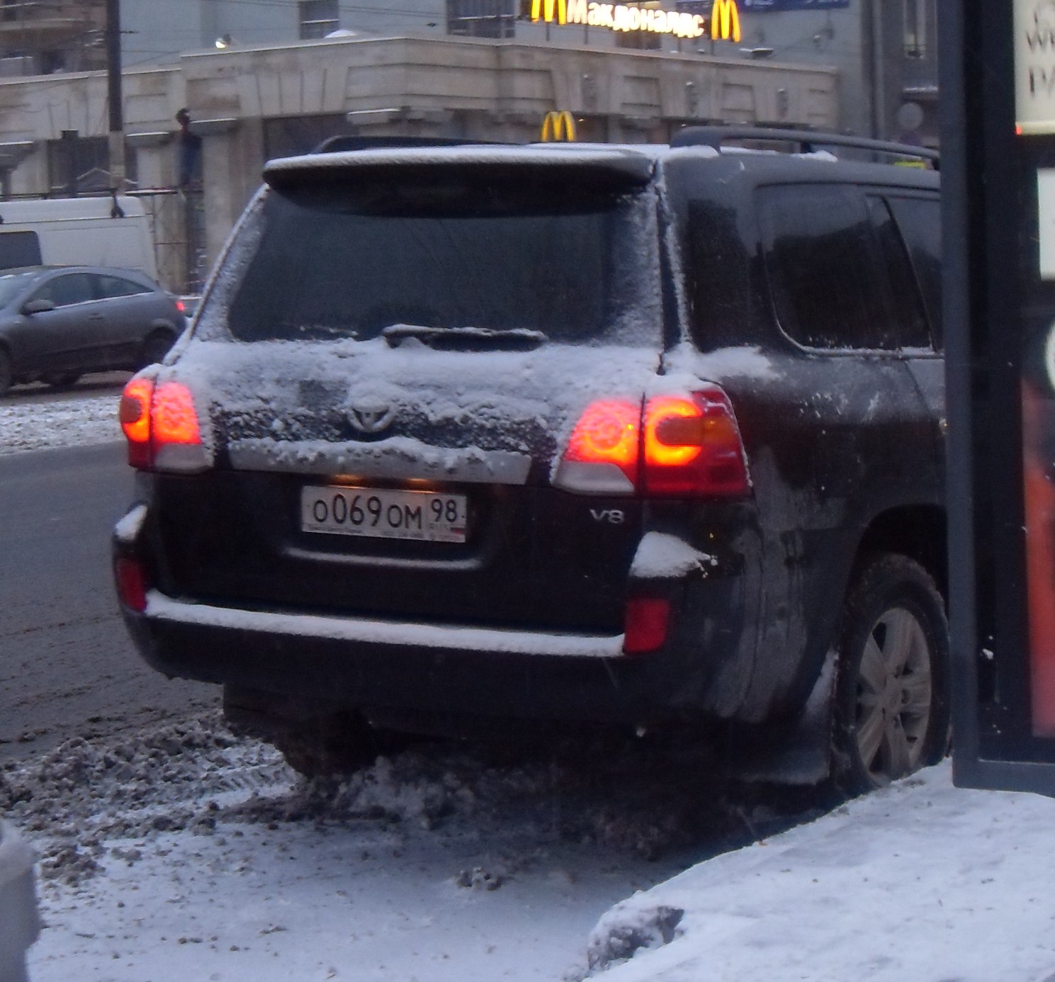 Toyota land cruiser о 477 оо 56. Трехсотый 69. Тверь регион машины. Тверская область автономера. Chrysler 300 1969.