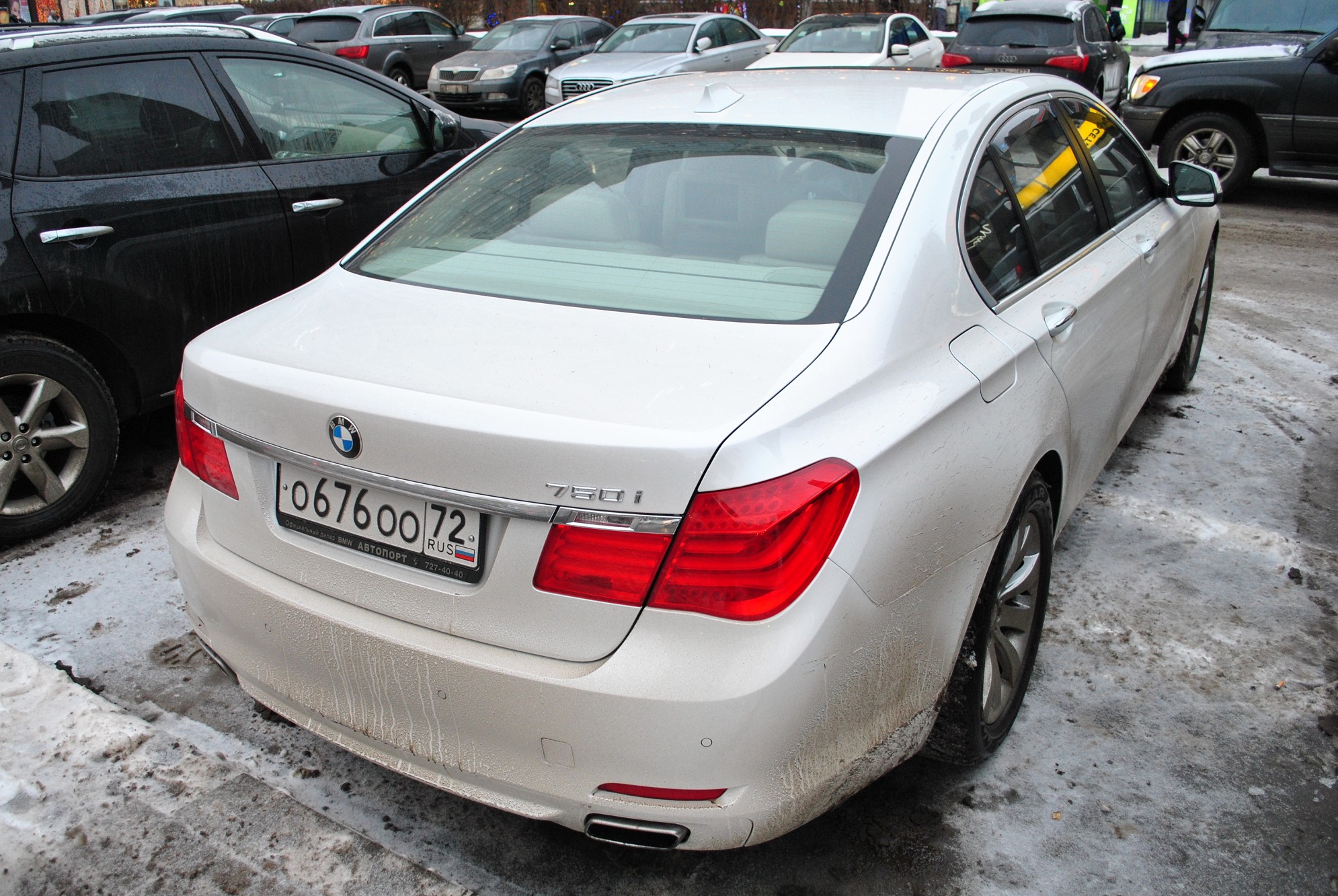 о 676 оо 72, BMW 7 Series 5th gen (F01–F04), 2008–2015