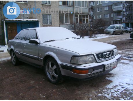 о697хо39, Audi V8