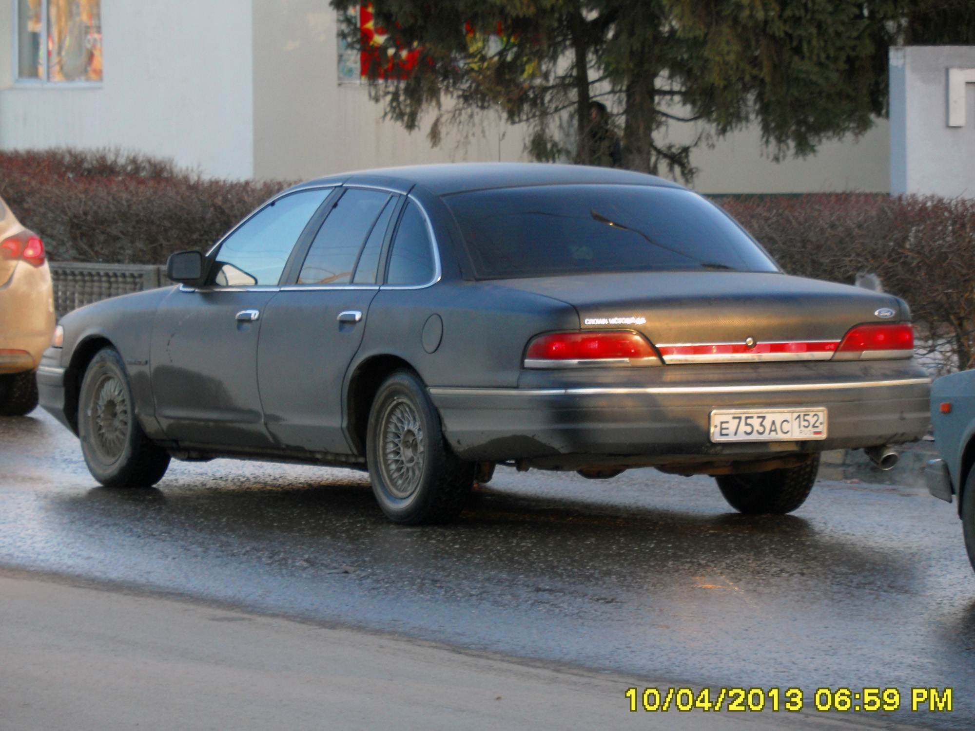 е 753 ас 152, Ford Crown Victoria 1st gen (EN53), 1991–1994