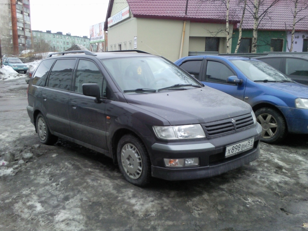 х 898 вн 51, Mitsubishi Space Wagon 3rd gen (N50), 1997–2003