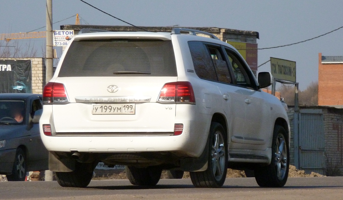 у 199 ум 199, Toyota Land Cruiser 200 (J200), 2007–2011