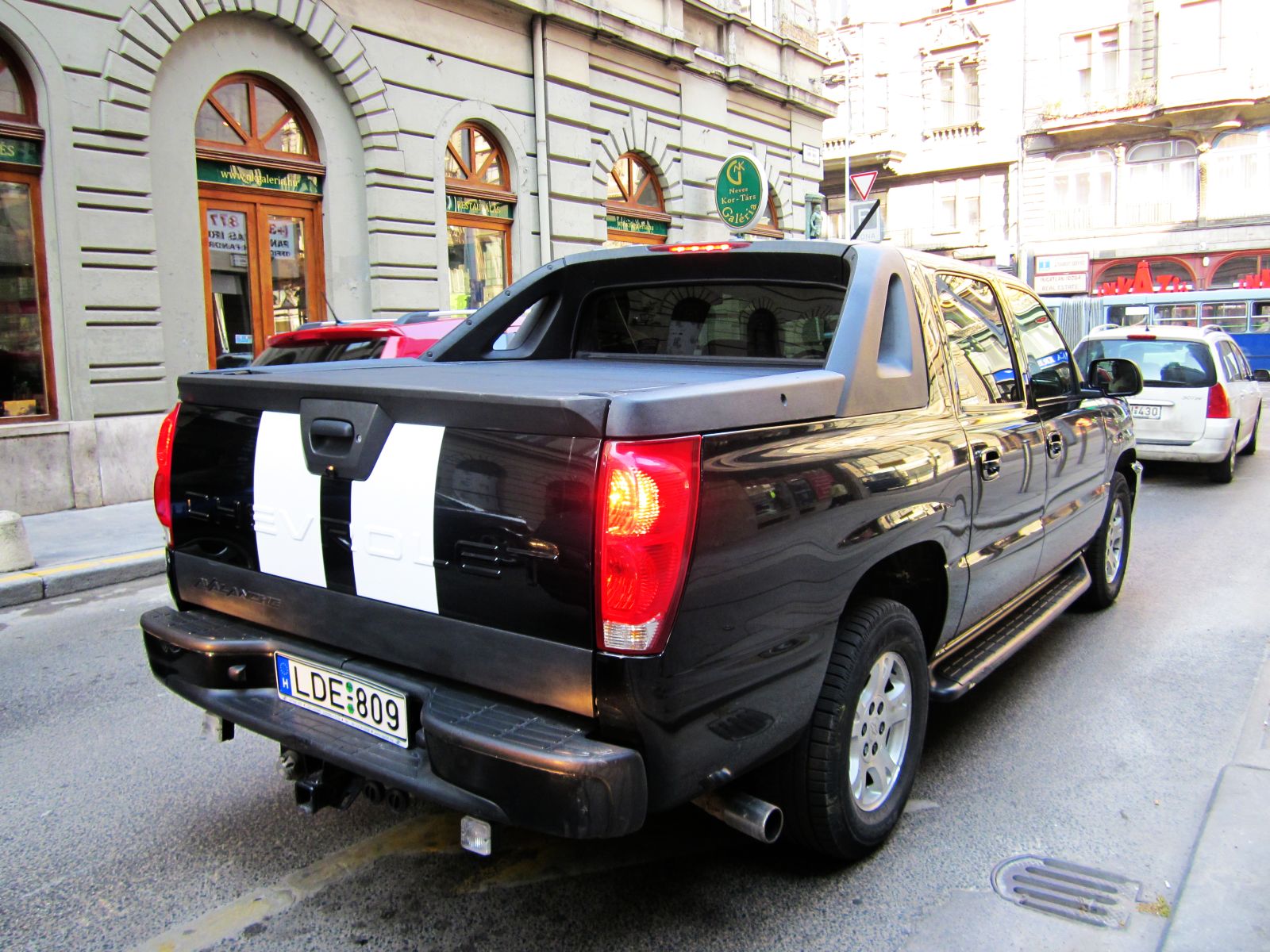 LDE-809, Chevrolet Avalanche 1st gen (GMT805), 2001–2006