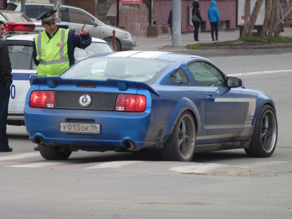 у 013 ок 96, Ford Mustang 5th gen 2-door Coupé (S197), 2004–2009