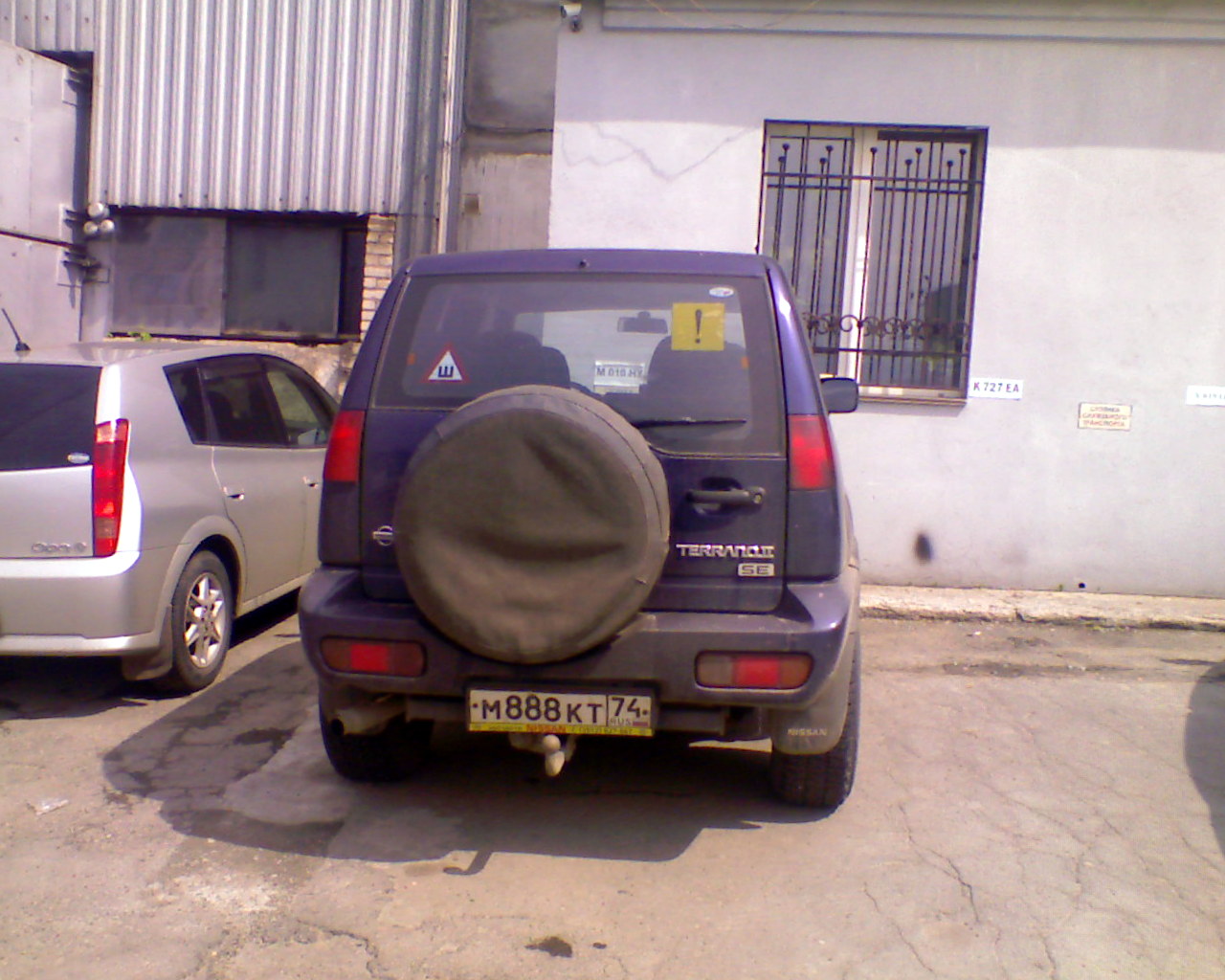 м 888 кт 74, Nissan Terrano II 1st gen 3-door SUV (R20), 1993–1999