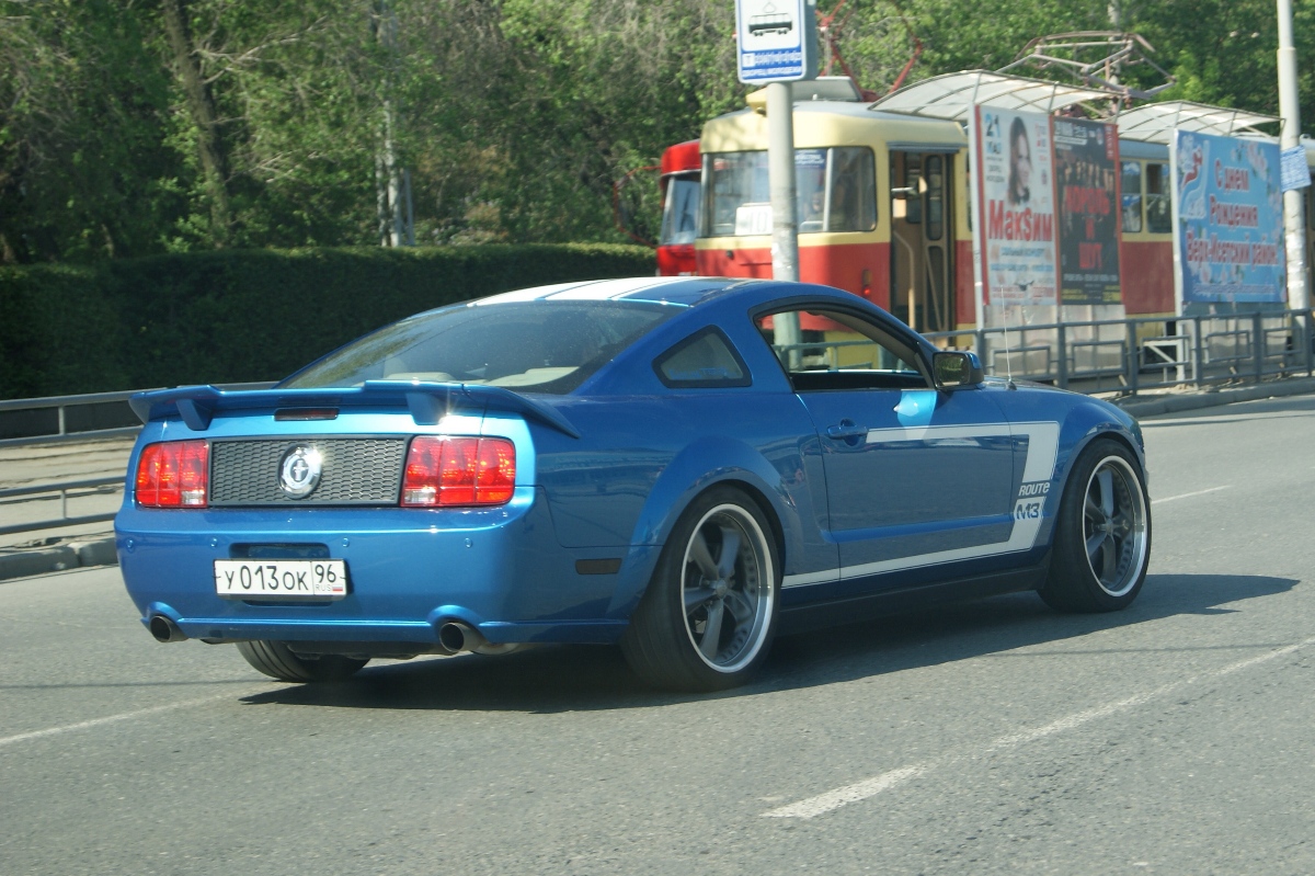 у 013 ок 96, Ford Mustang 5th gen 2-door Coupé (S197), 2004–2009