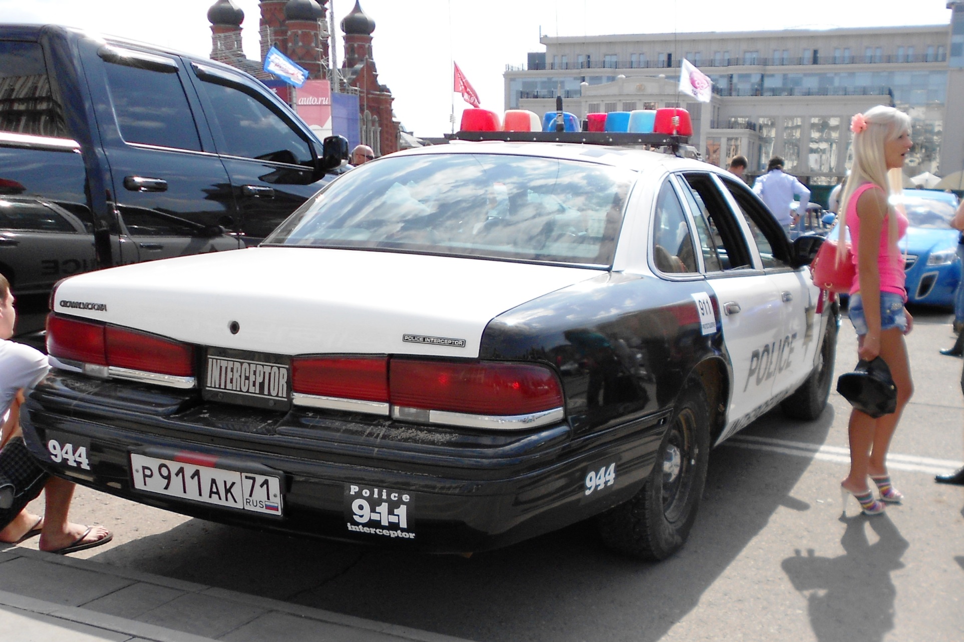 Ford Crown Victoria 911