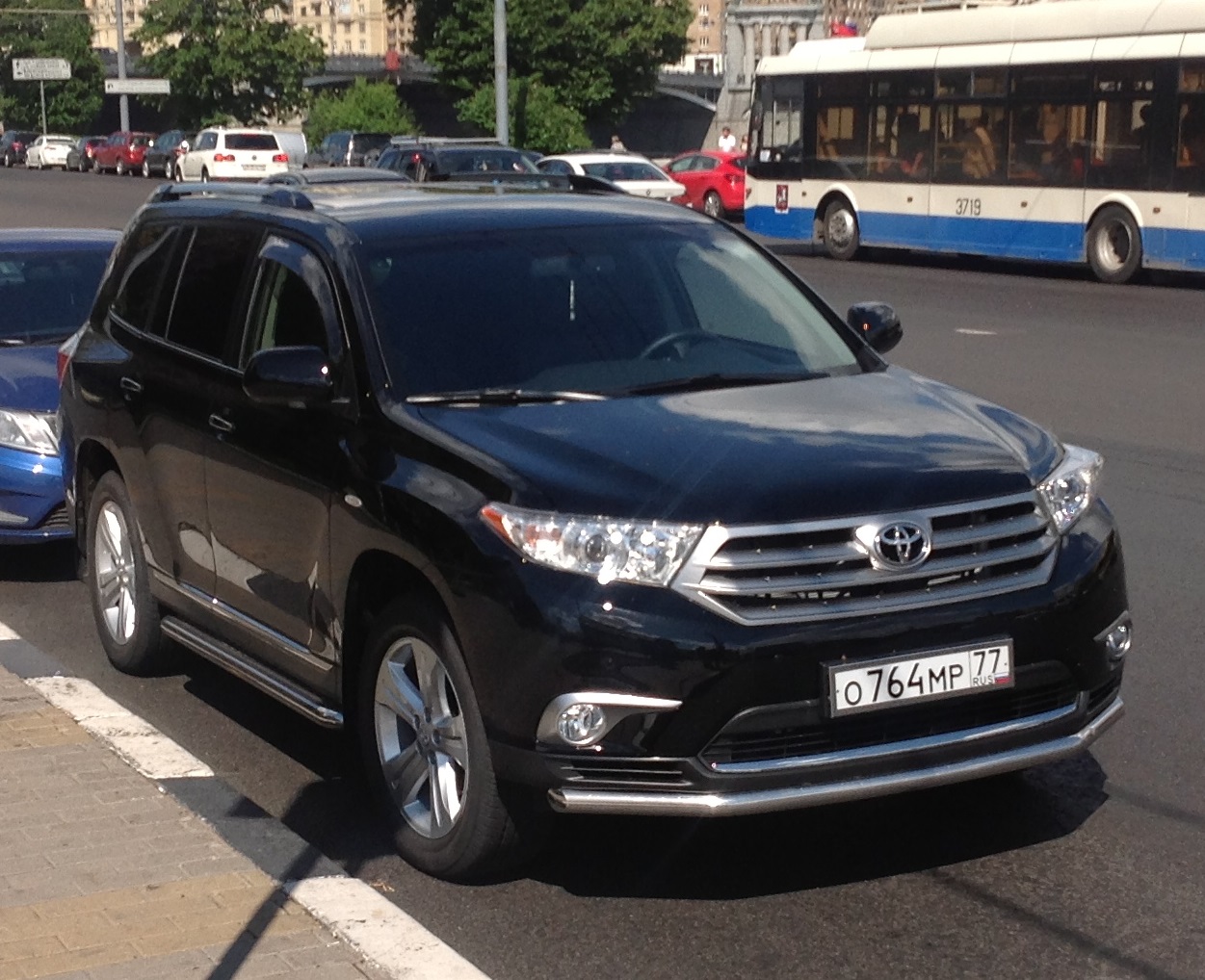о 764 мр 77, Toyota Highlander 