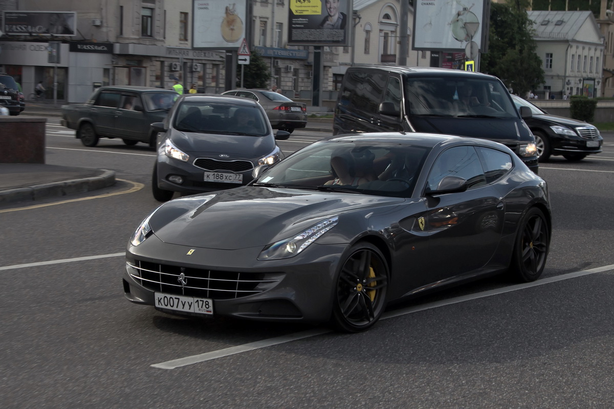 Ferrari FF 4 места 2011