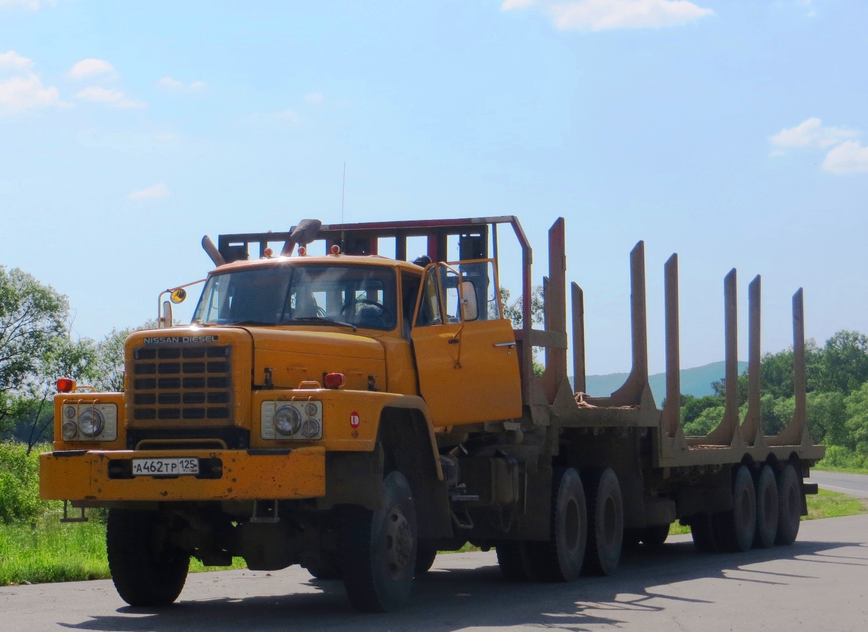 а 462 тр 125, Nissan Diesel UZA520 