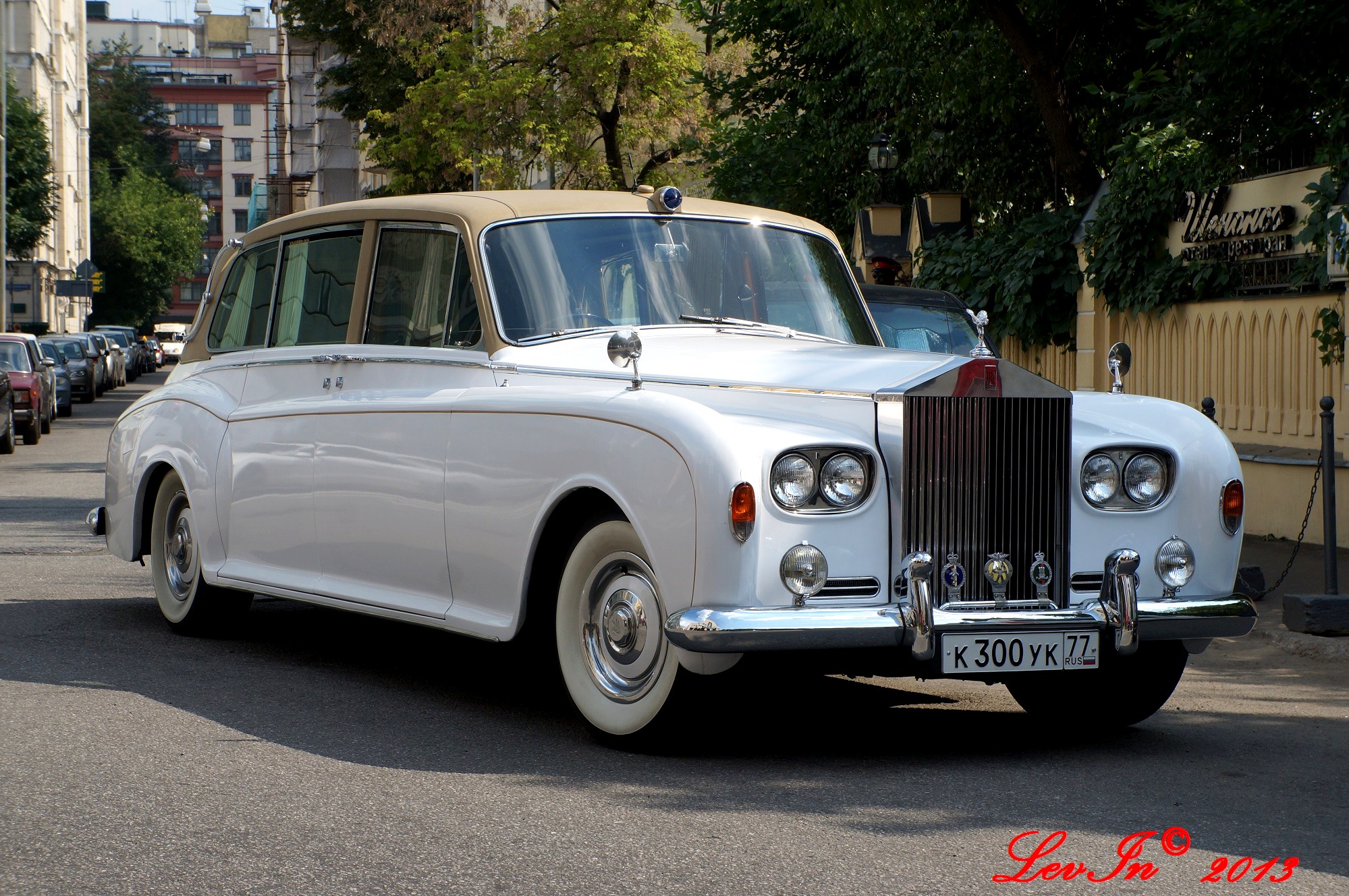 к 300 ук 77, Rolls-Royce Phantom 5th gen, 1959–1968