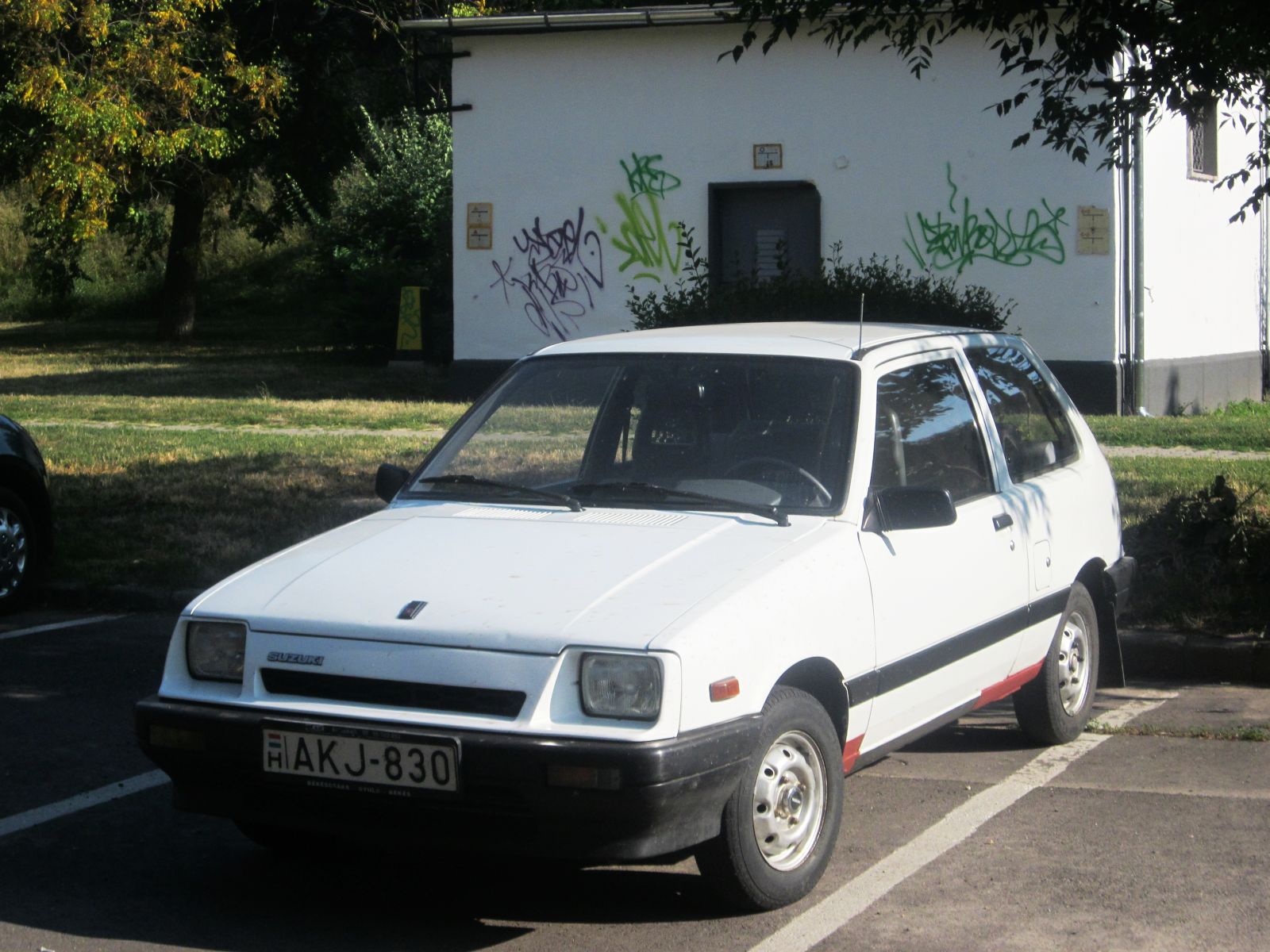 AKJ-830, Suzuki Swift 1st gen 3-door Hatch (SA), 1983–1989