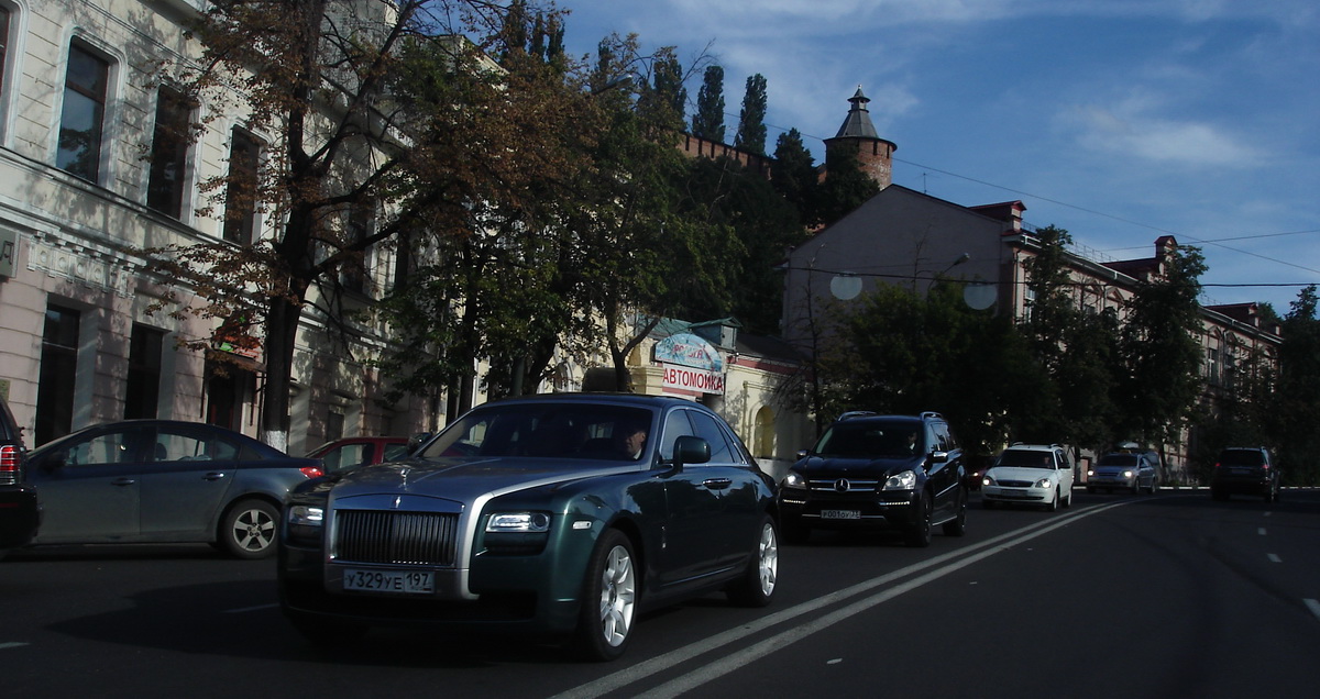 у 329 уе 197, Rolls-Royce Ghost 1st gen (RR4), 2009–2014