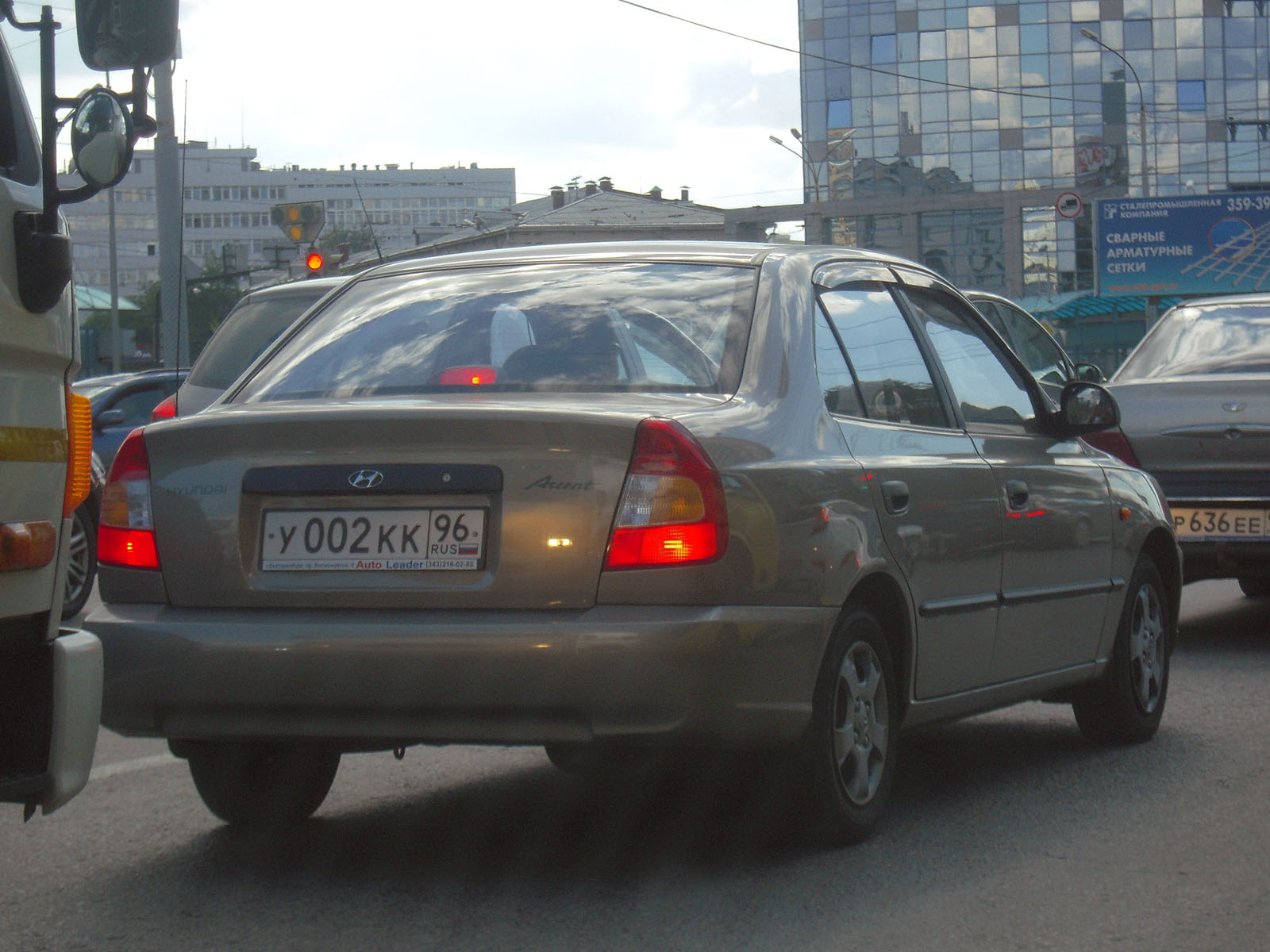 у 002 кк 96, Hyundai Accent 2nd gen Sedan (LC), 1999–2003 (–2016 for others)