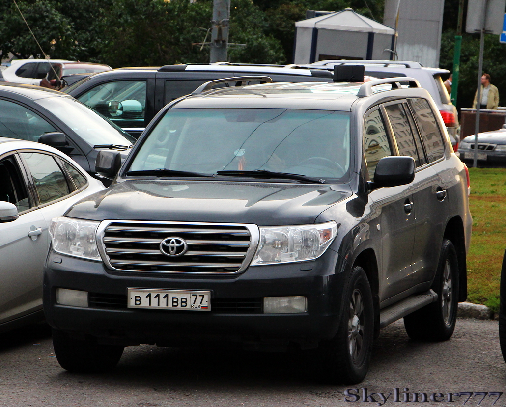 С 30 номер 111. В111вв77. Тойота а 111 ВВ. Toyota Land Cruiser с номерами 111. Тойота Лэнд Крузер 111 номер.