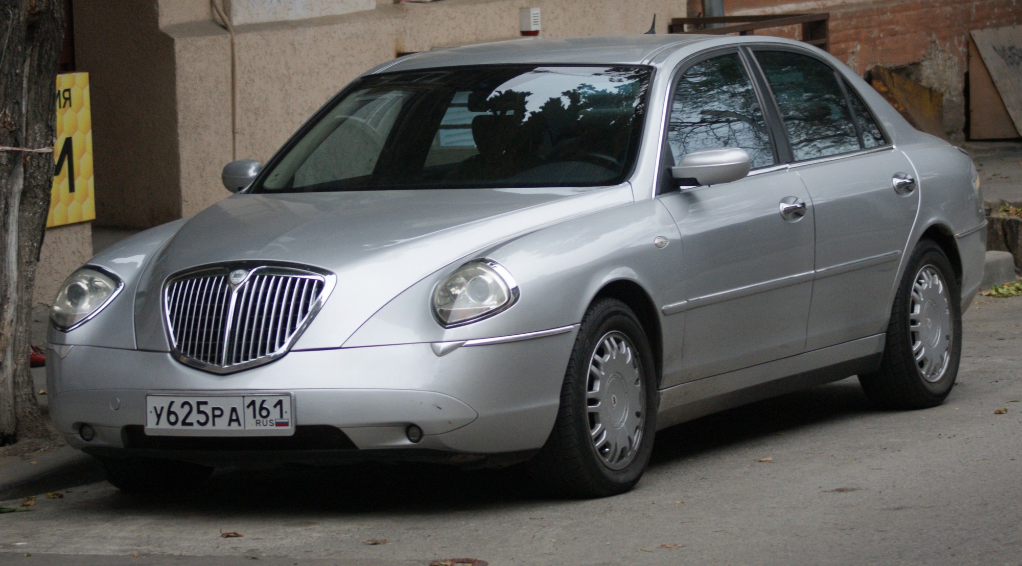 у 625 ра 161, Lancia Thesis 1st gen (841), 2002–2009
