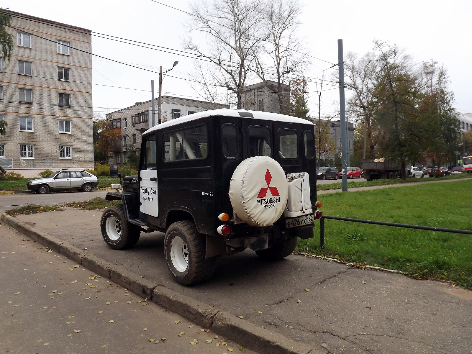 в 426 ух 152, Mitsubishi Jeep 