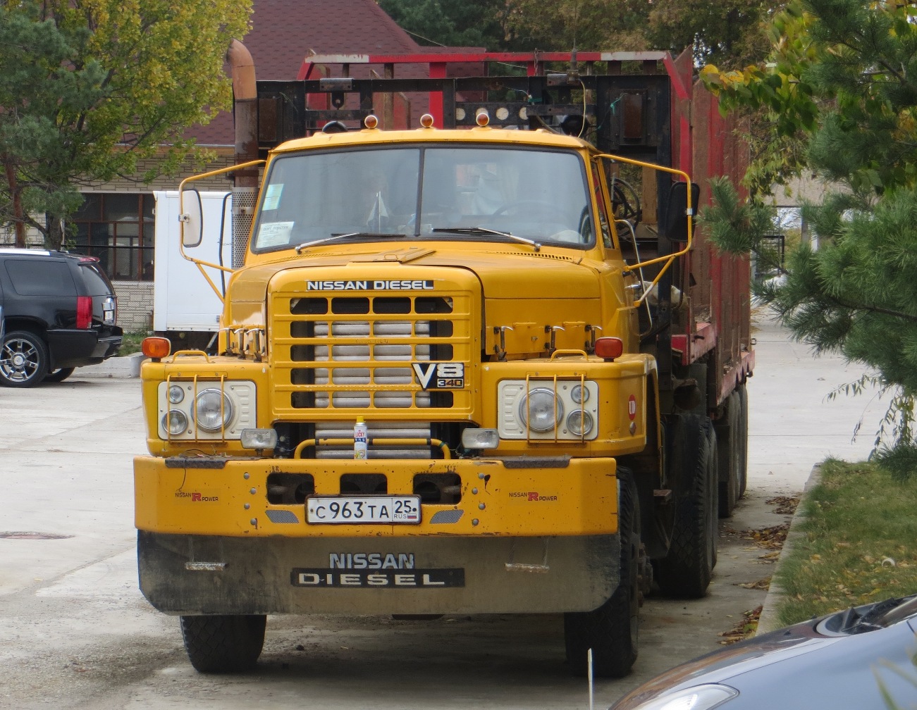 Nissan Diesel капотный