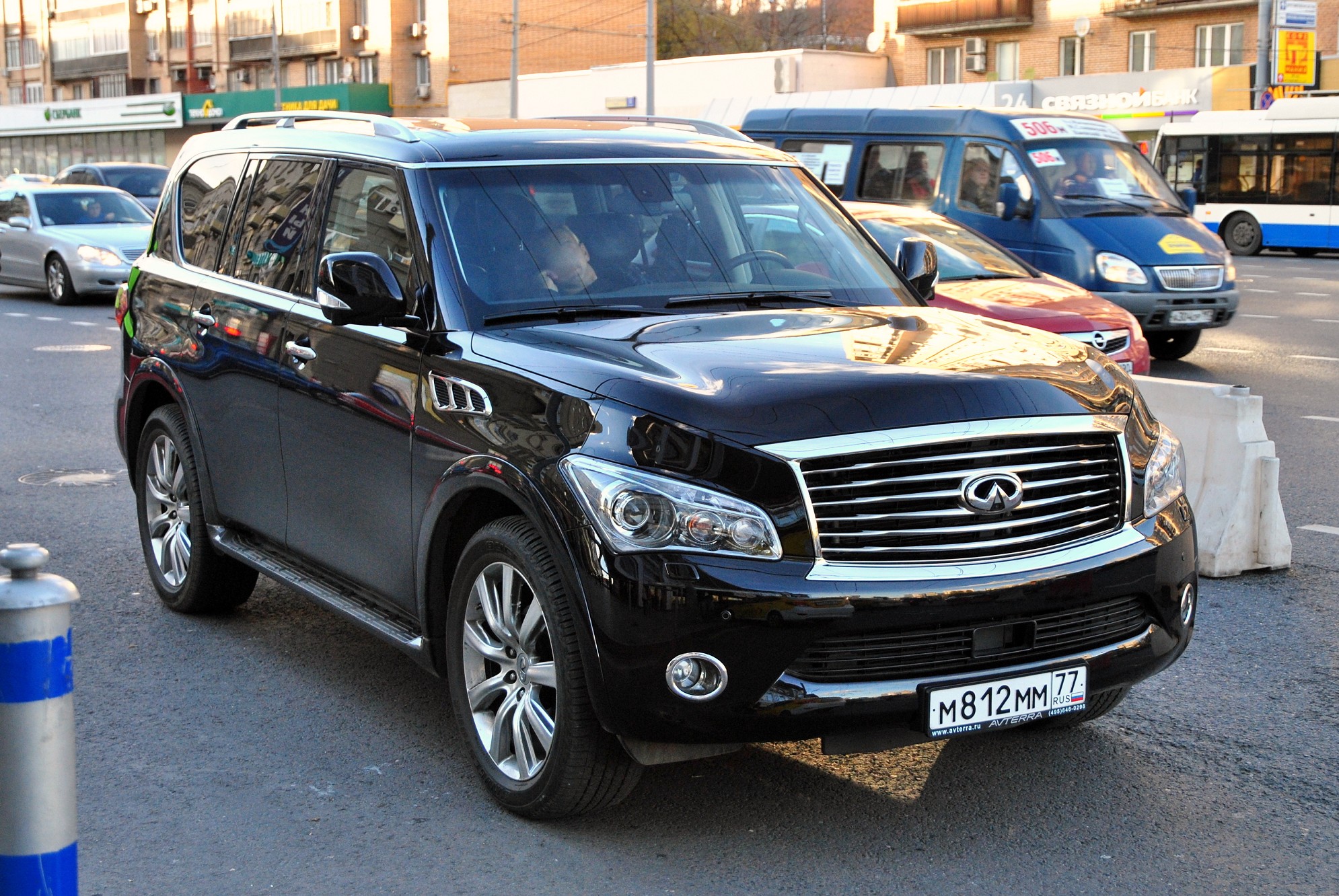 Инфинити qx56 2010 черный