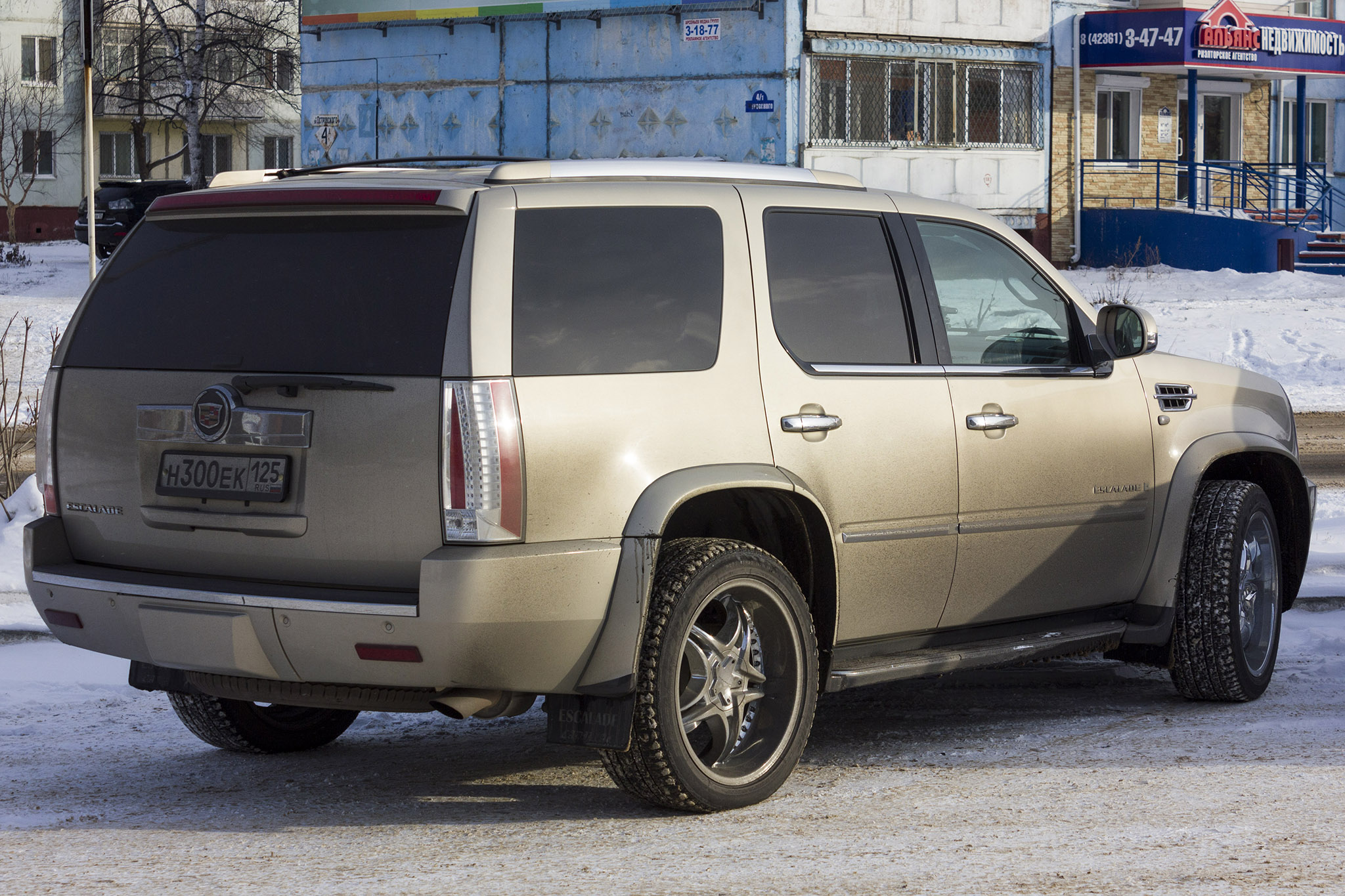 н 300 ек 125, Cadillac Escalade 