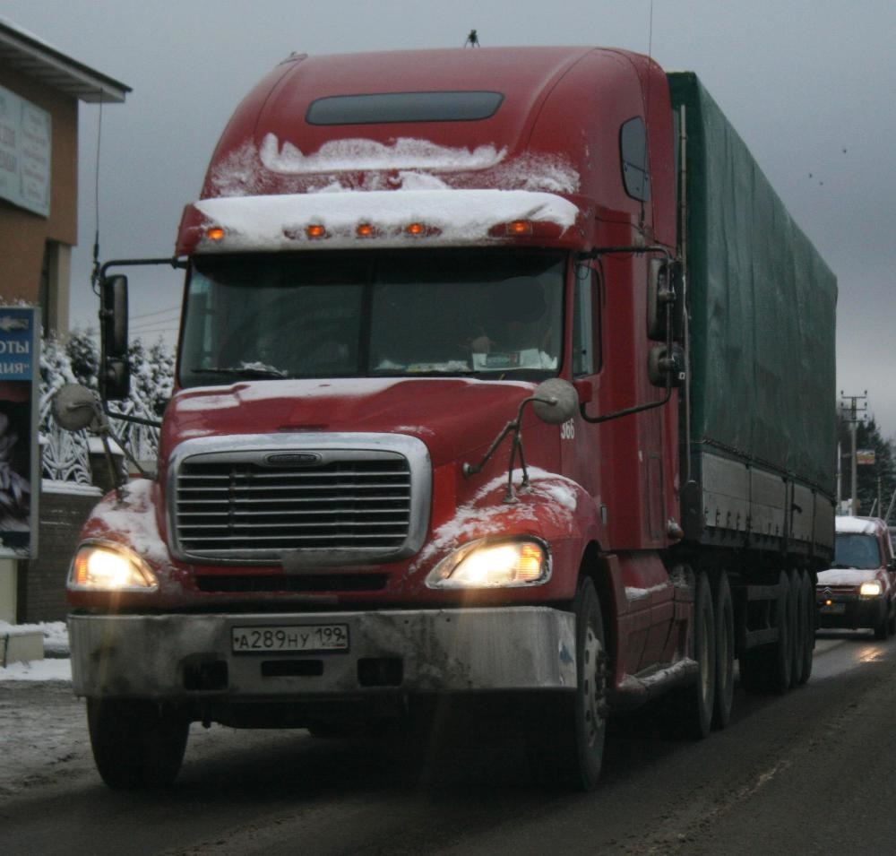 Freightliner Columbia с прицепом