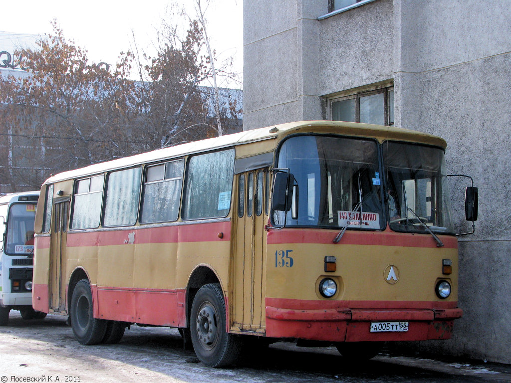 Автобус 135 выборг советский. ЛАЗ 695н. ЛАЗ 695 гармошка. ЛАЗ 695н fotobus. ЛАЗ 695н Омск.
