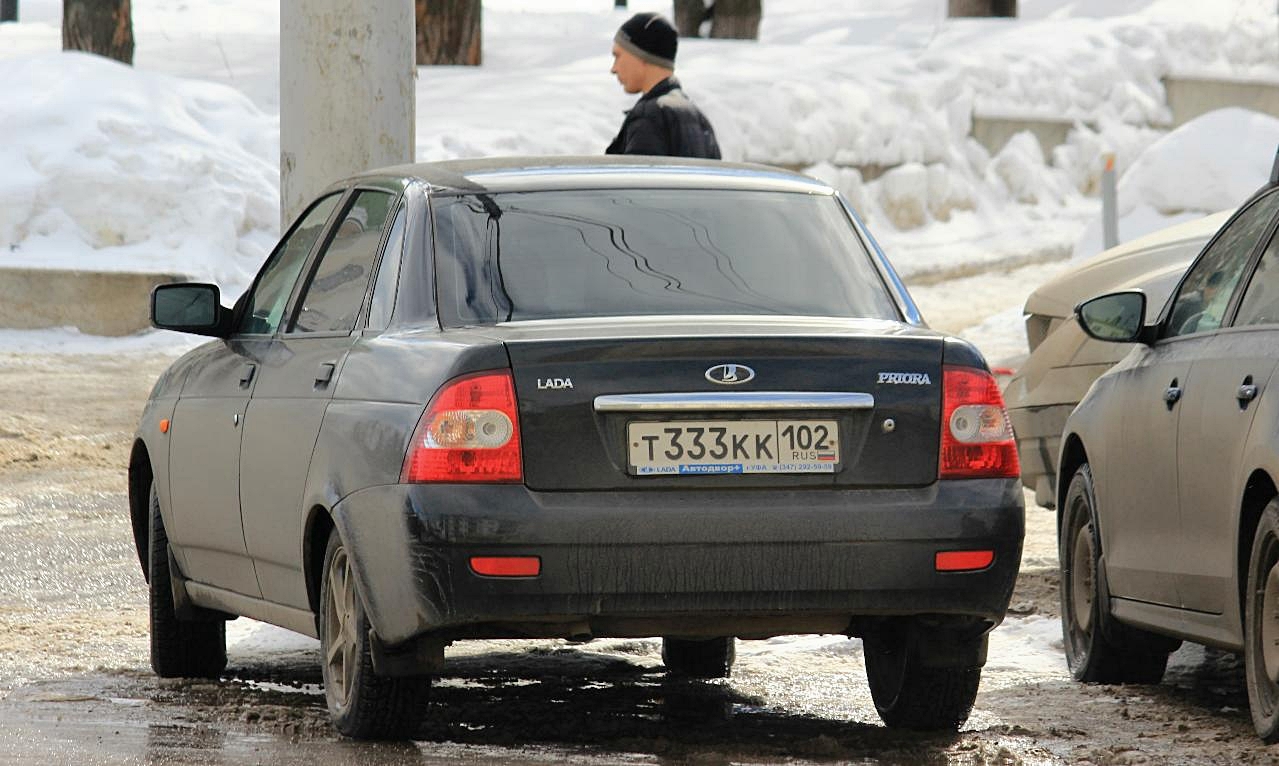 Черная Приора седан 102 регион