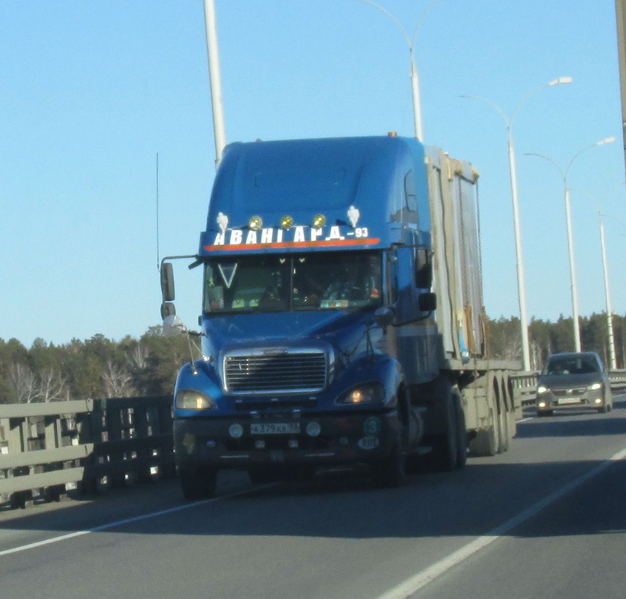 а 379 кк 93, Freightliner Columbia 