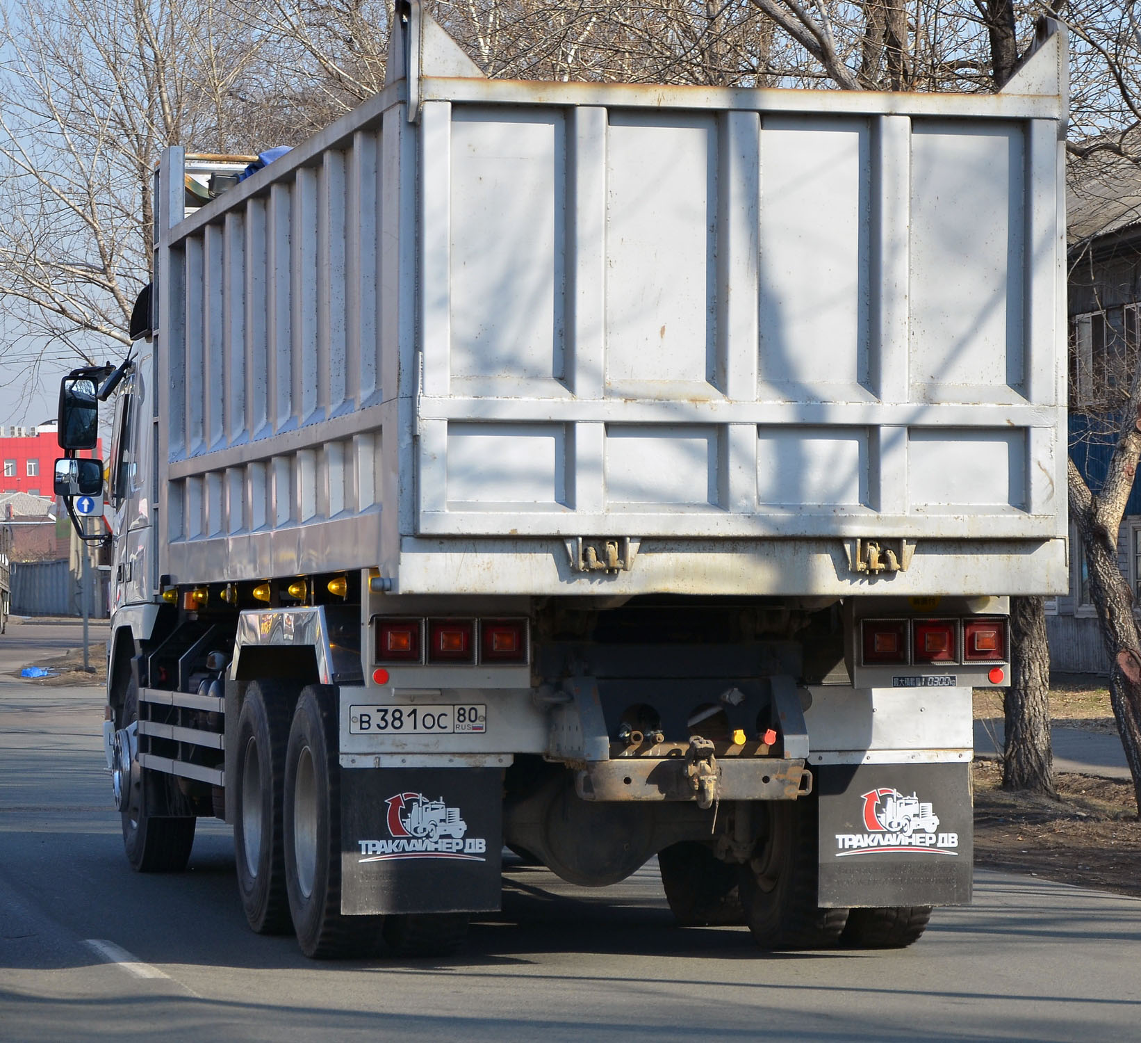 в 381 ос 80, Volvo FM 1st gen, 1998–2001